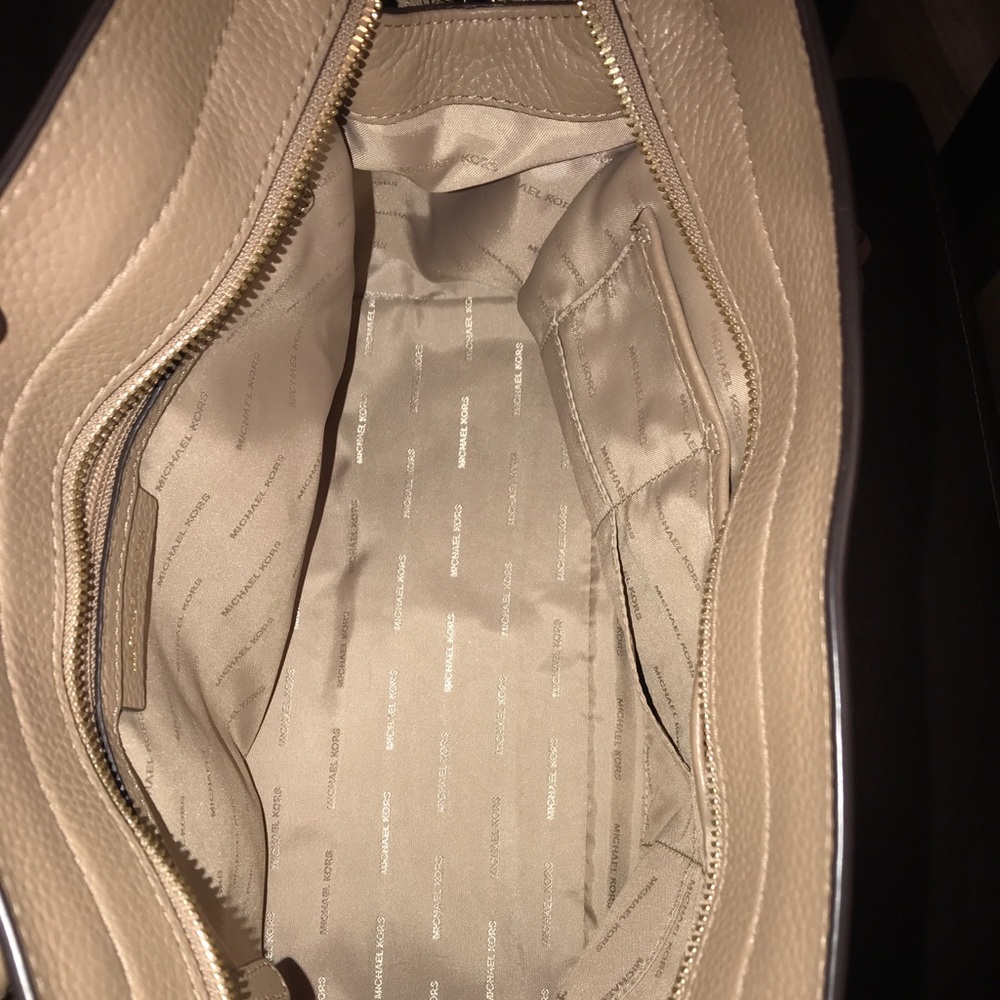Michael Kors handbag - Picture 4 of 4